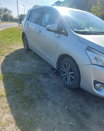 Toyota Verso cena 18500 przebieg: 293500, rok produkcji 2013 z Toruń małe 16